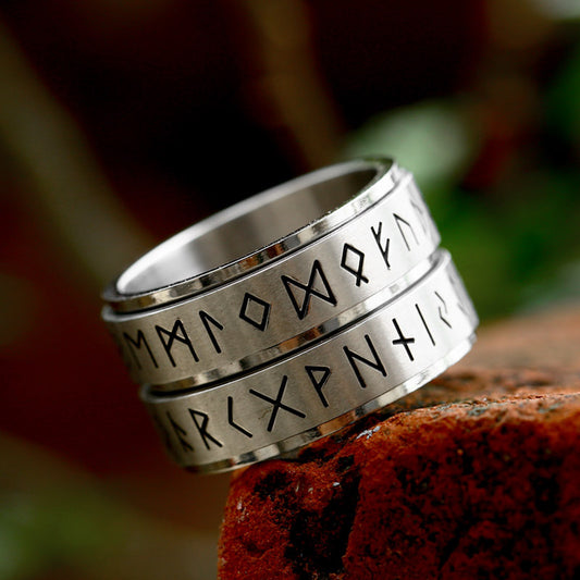 Titanstahl Ring mit Runensymbolen