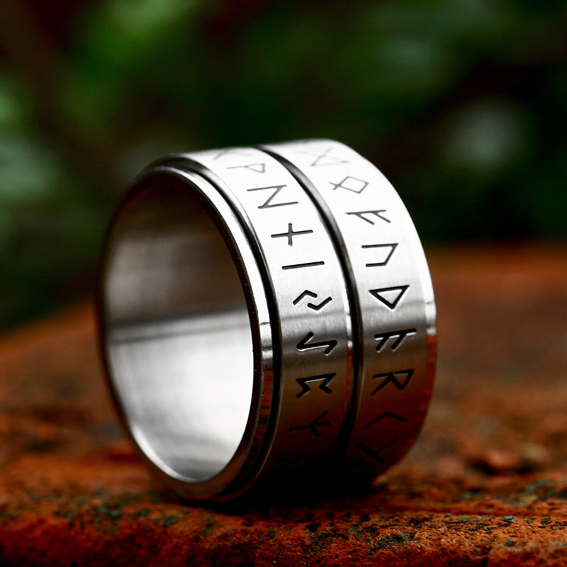 Titanstahl Ring mit Runensymbolen