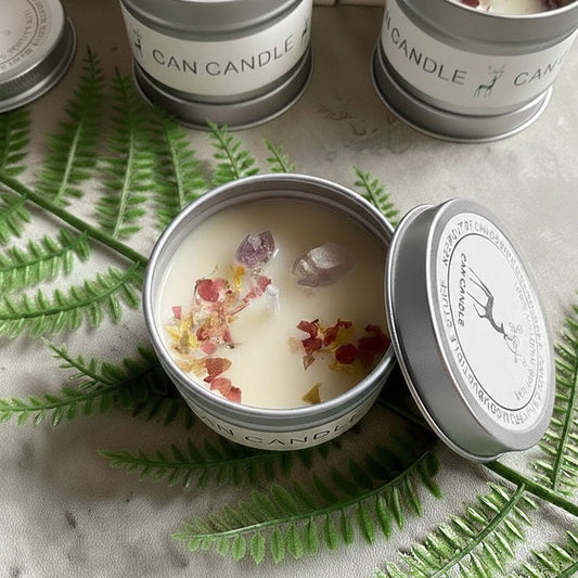 Ritualkerze mit Amethyst, Blüten und Lavendelduft
