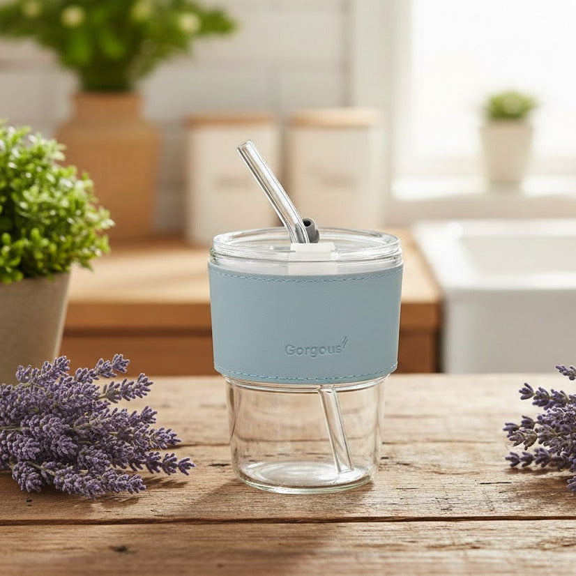 Glastrinkbecher mit Lederband