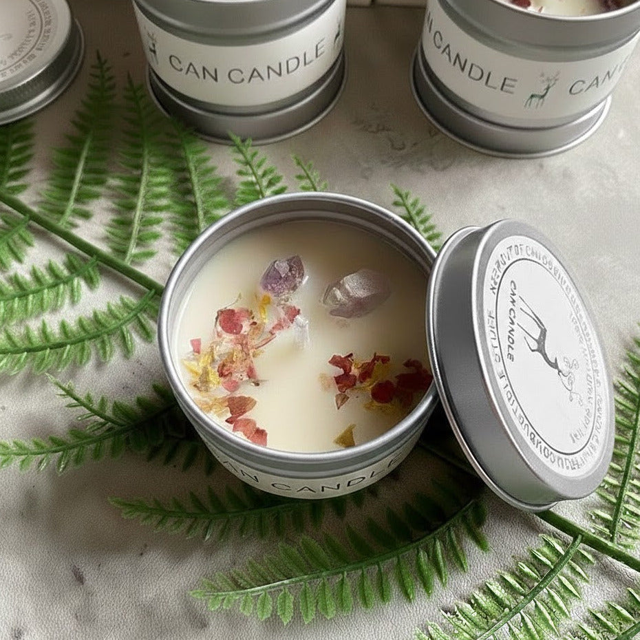 Ritualkerze mit Amethyst, Blüten und Lavendelduft